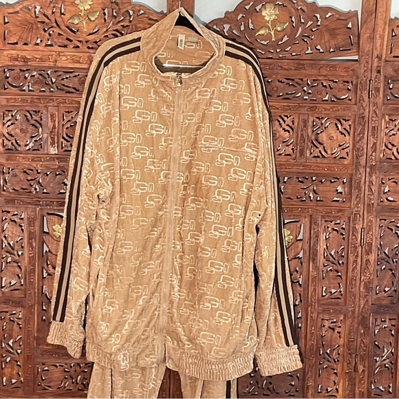 GODBODY XL HIP HOP VELOUR Tan 2 Piece Track Suit with Black Racing Stripes - Picture 11 of 16